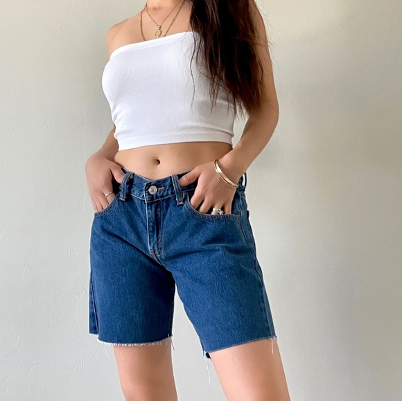 SOLD 307 Levi's Shorts - Picture 2 of 5